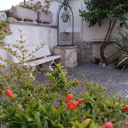 Holiday home Il Giardino Di Sofia Charm And Comfort
